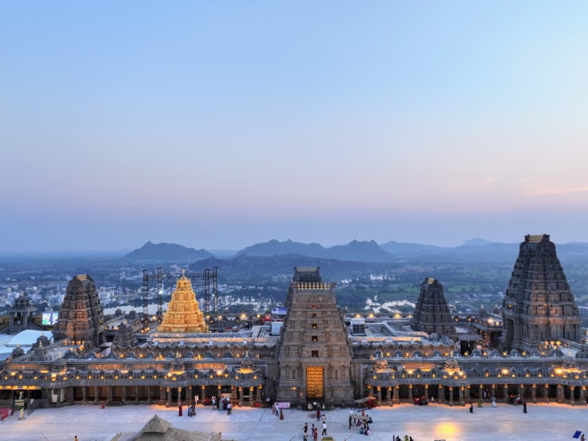 Devotional : Huge Devotees Rush at Yadagirigutta Temple10