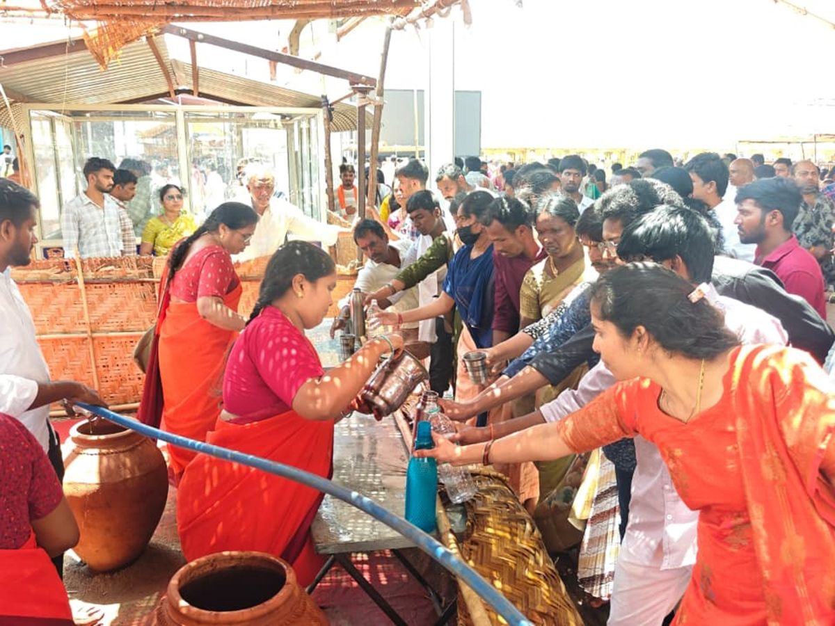 Devotional : Huge Devotees Rush at Yadagirigutta Temple9