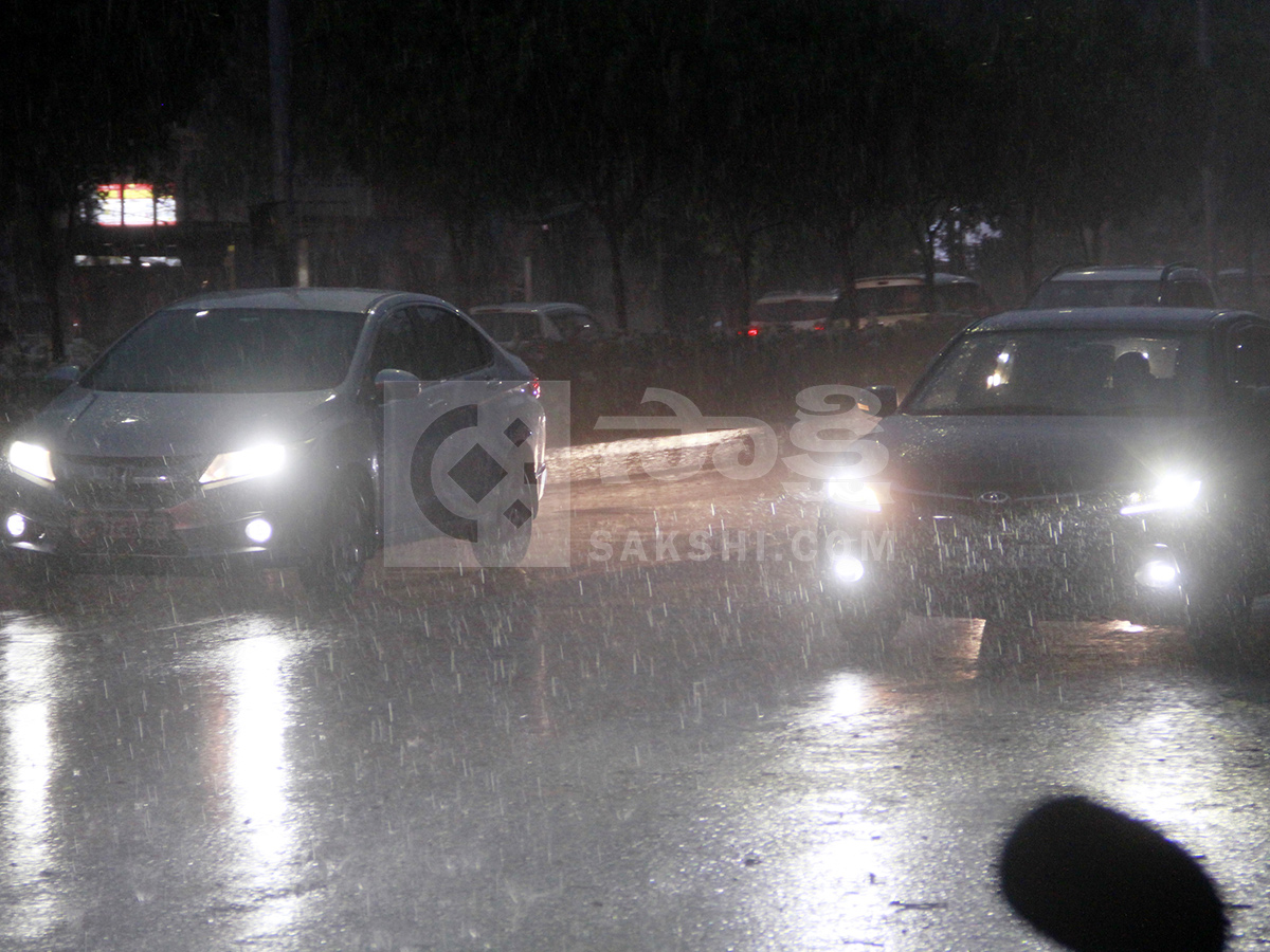 Night Heavy Rain in Vijayawada​ HD Photos10