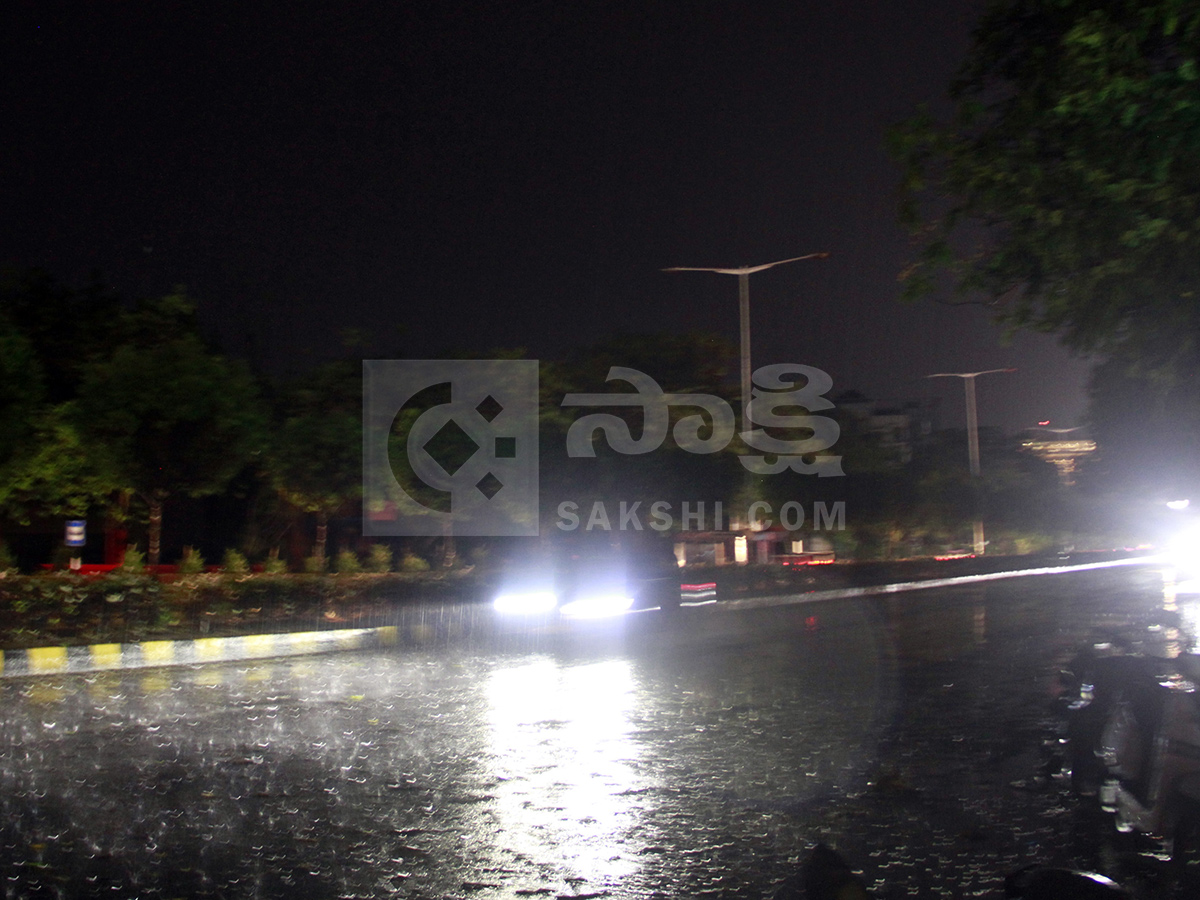 Night Heavy Rain in Vijayawada​ HD Photos29
