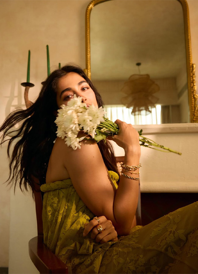 Pooja Hegde beauty in a green dress photos9
