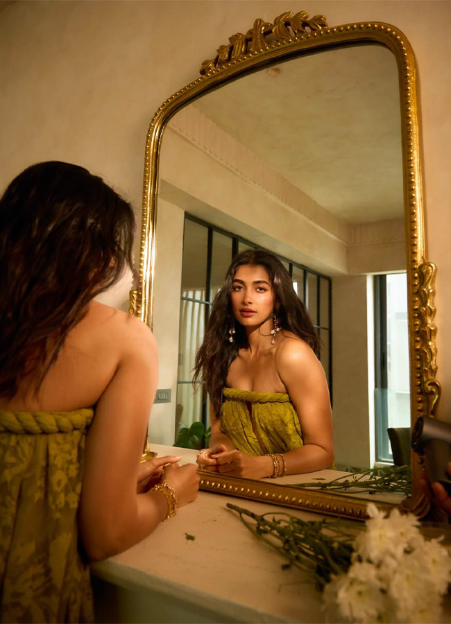 Pooja Hegde beauty in a green dress photos10