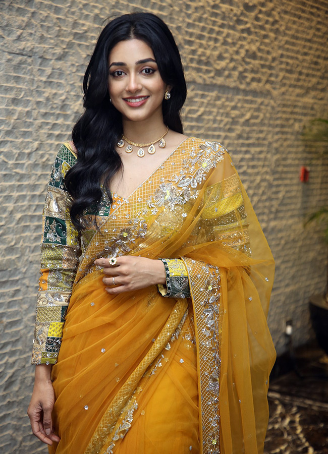  Kannappa fame Preethi Mukundan glamorous photos5