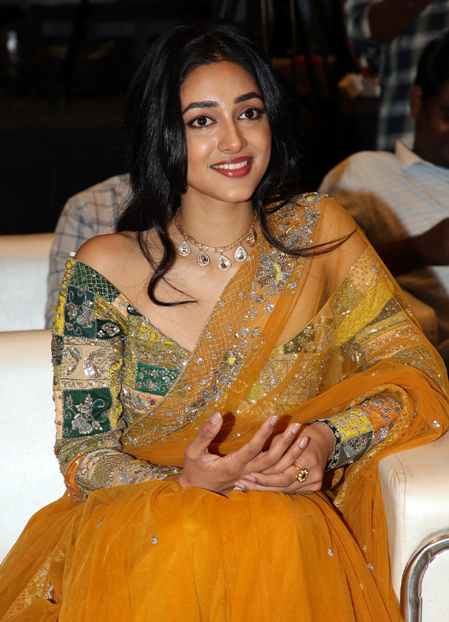  Kannappa fame Preethi Mukundan glamorous photos7