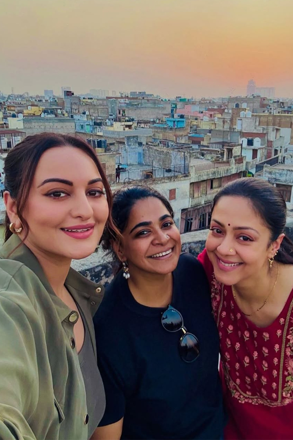 Actress jyothika Shares System Movie Makings Photos2