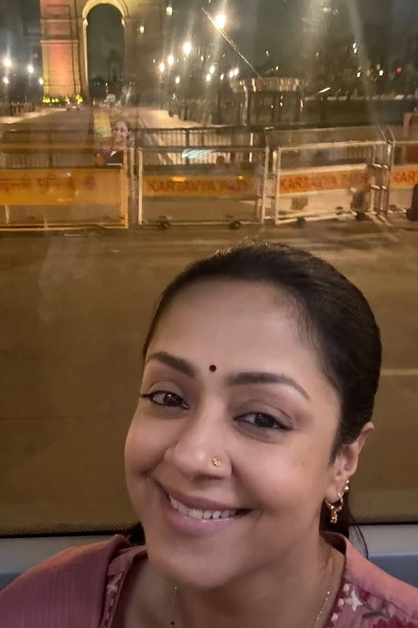 Actress jyothika Shares System Movie Makings Photos10