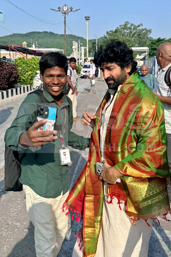 Celebrities Visits Tirumala Tirupati Photos4