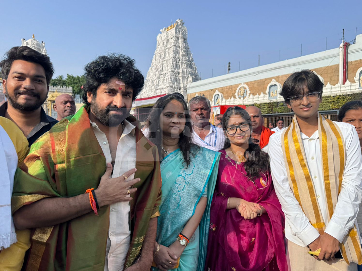 Celebrities Visits Tirumala Tirupati Photos6