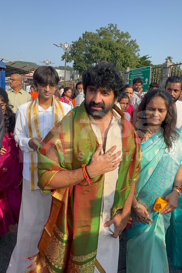 Celebrities Visits Tirumala Tirupati Photos8