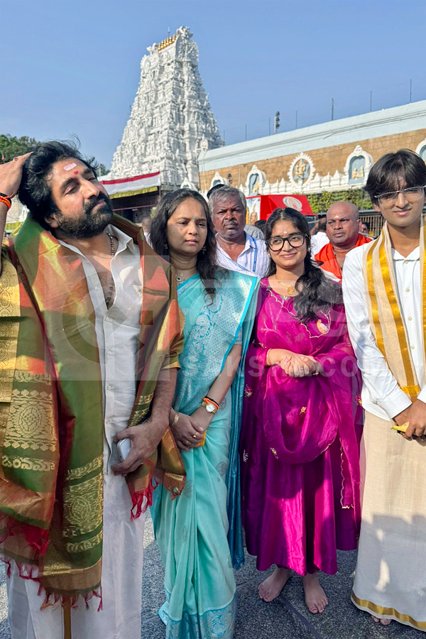 Celebrities Visits Tirumala Tirupati Photos9