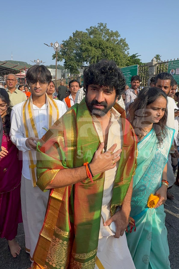 Celebrities Visits Tirumala Tirupati Photos10