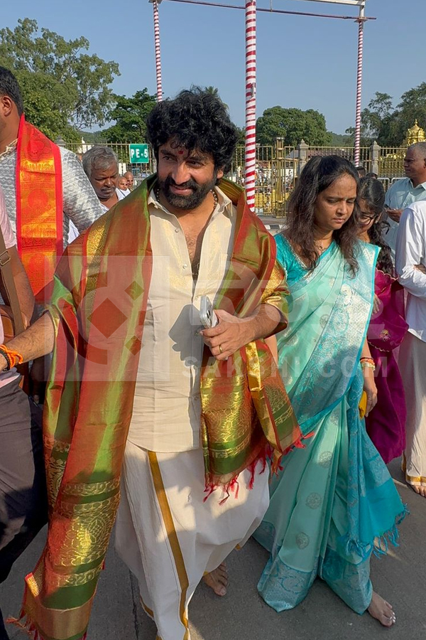 Celebrities Visits Tirumala Tirupati Photos15