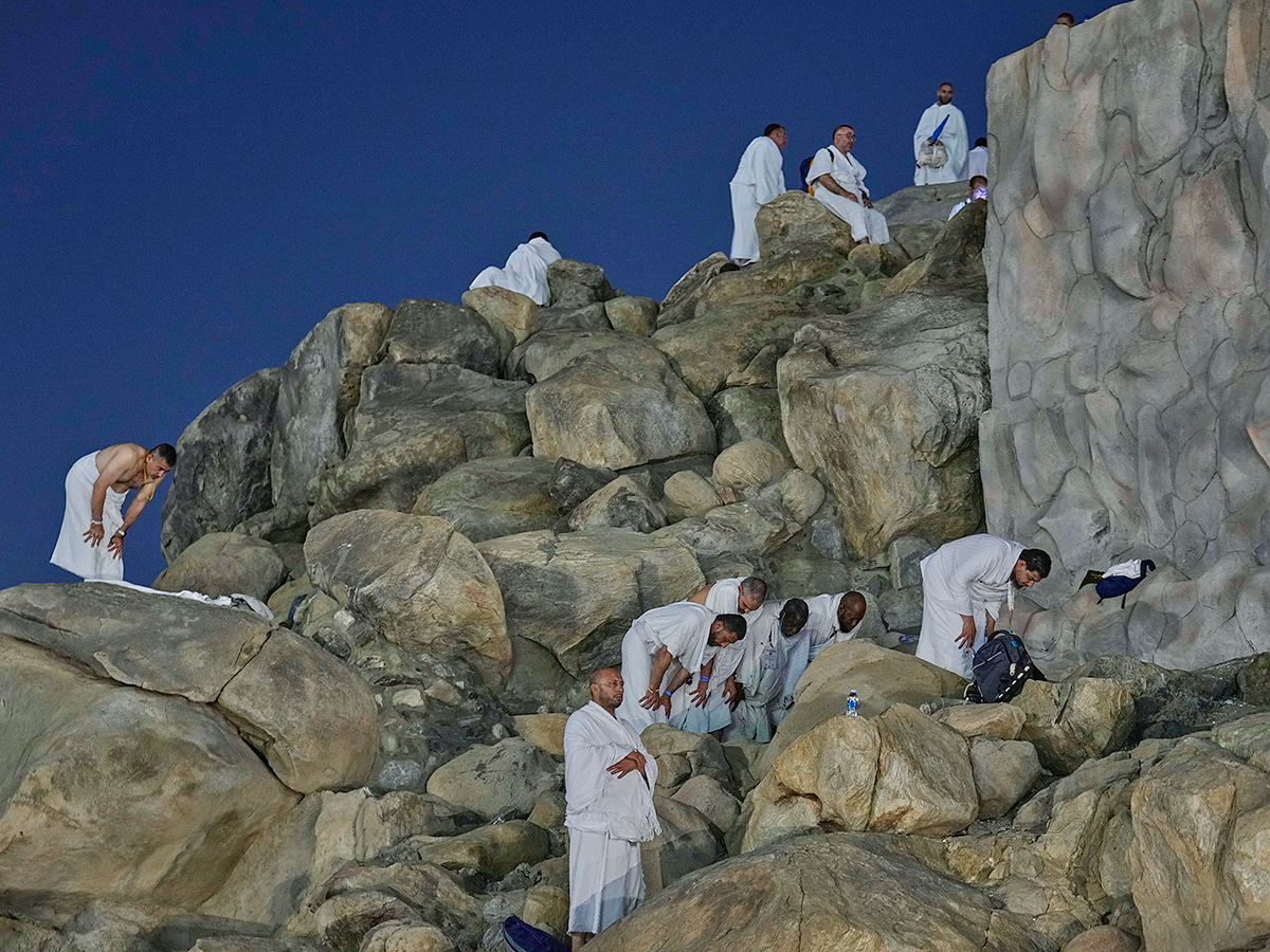Hajj Pilgrimage Begins in Grand Mosque Mecca Saudi Arabia17