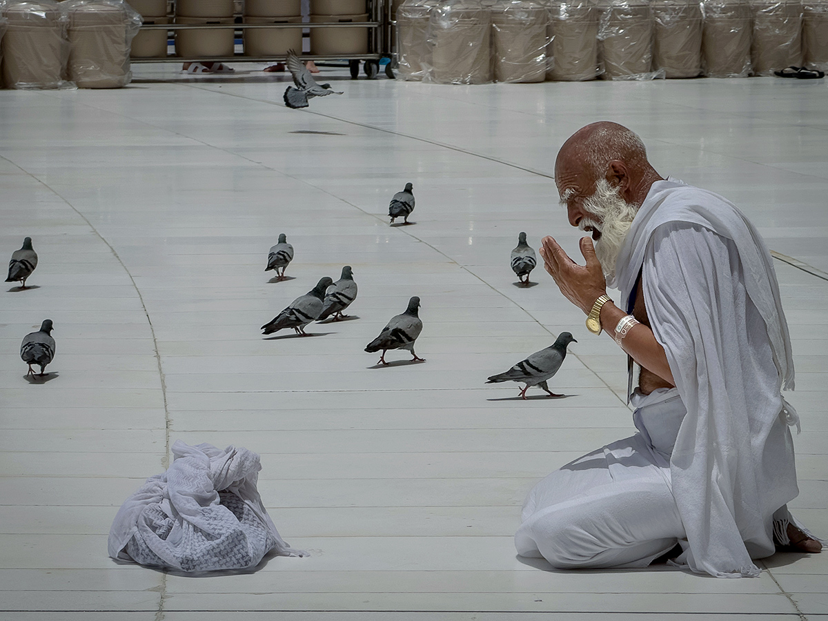 Hajj Pilgrimage Begins in Grand Mosque Mecca Saudi Arabia5