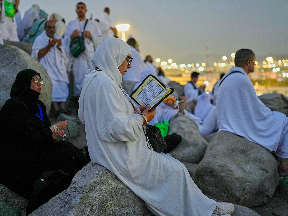Hajj Pilgrimage Begins in Grand Mosque Mecca Saudi Arabia7