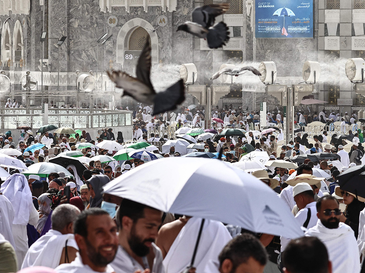 Hajj Pilgrimage Begins in Grand Mosque Mecca Saudi Arabia9