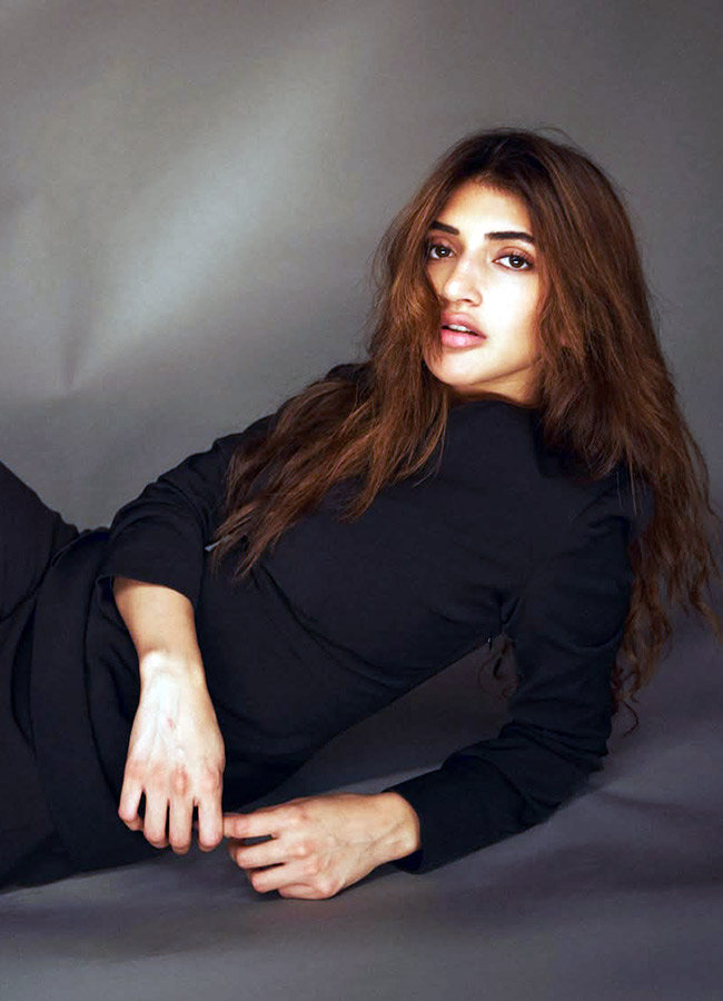 Oh my Sreeleela... what a glamour photos11
