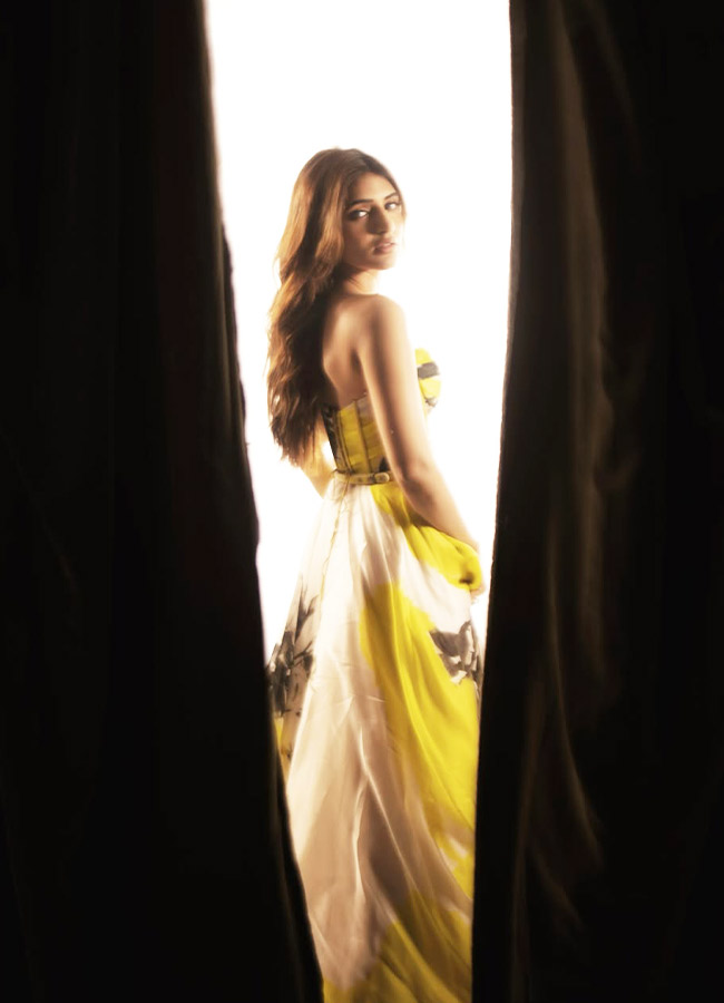 Oh my Sreeleela... what a glamour photos7