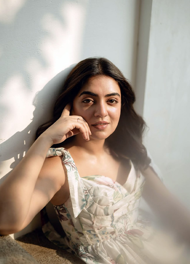 Nazriya looks cute in a short gown photos5