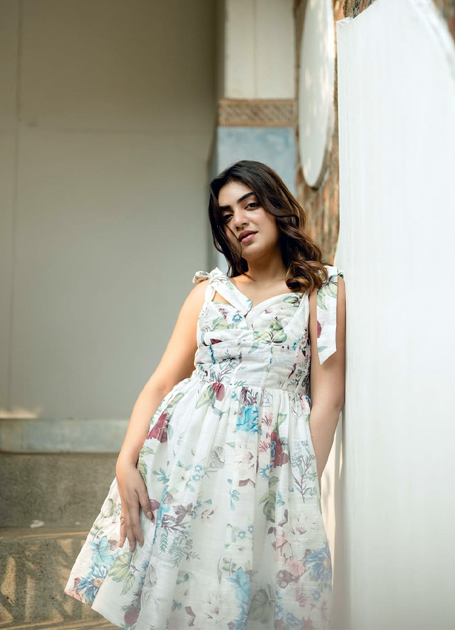 Nazriya looks cute in a short gown photos6