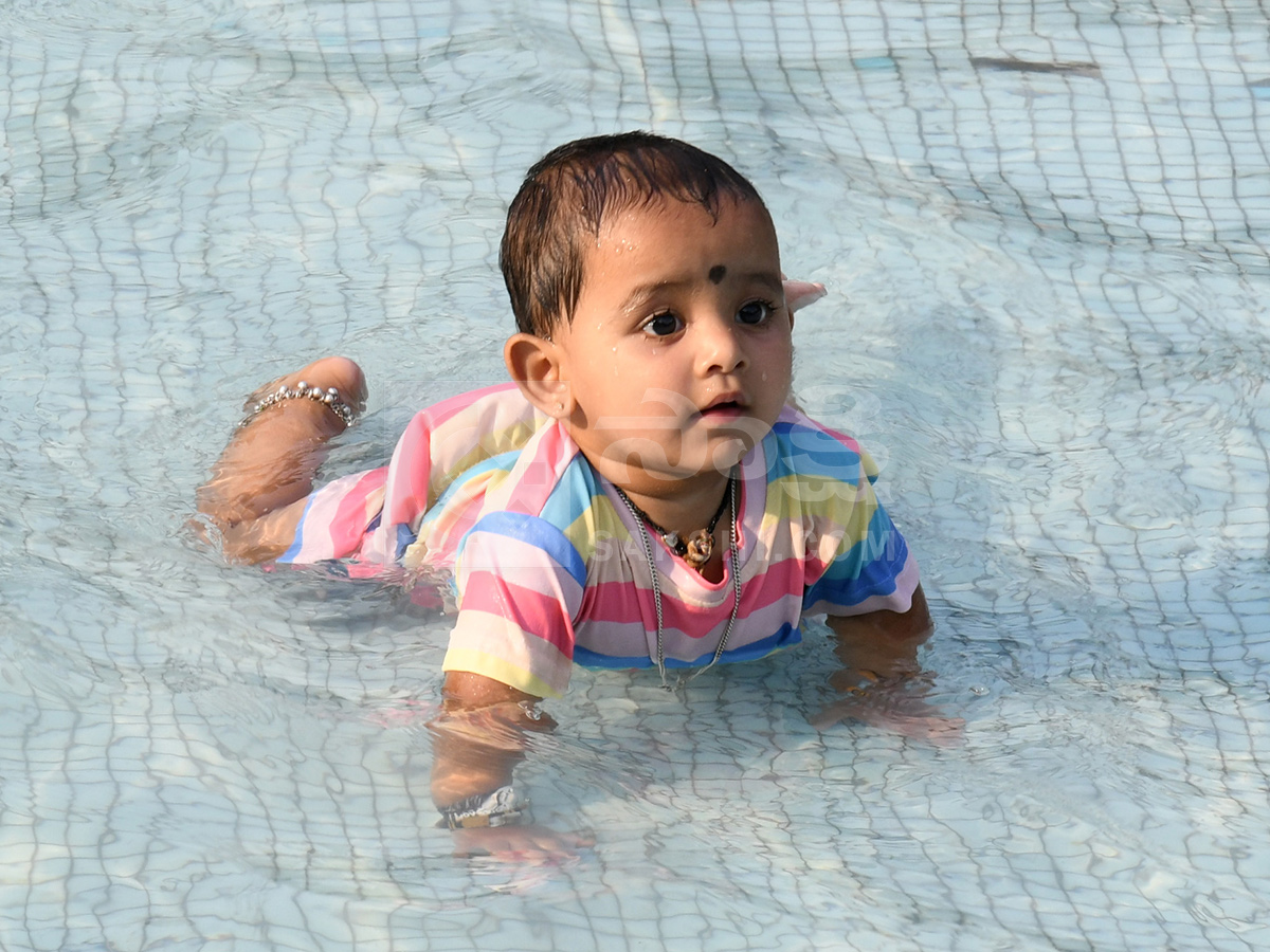 Summer Effect Huge Crowd in Jalavihar is Waterpark Hyderabad10