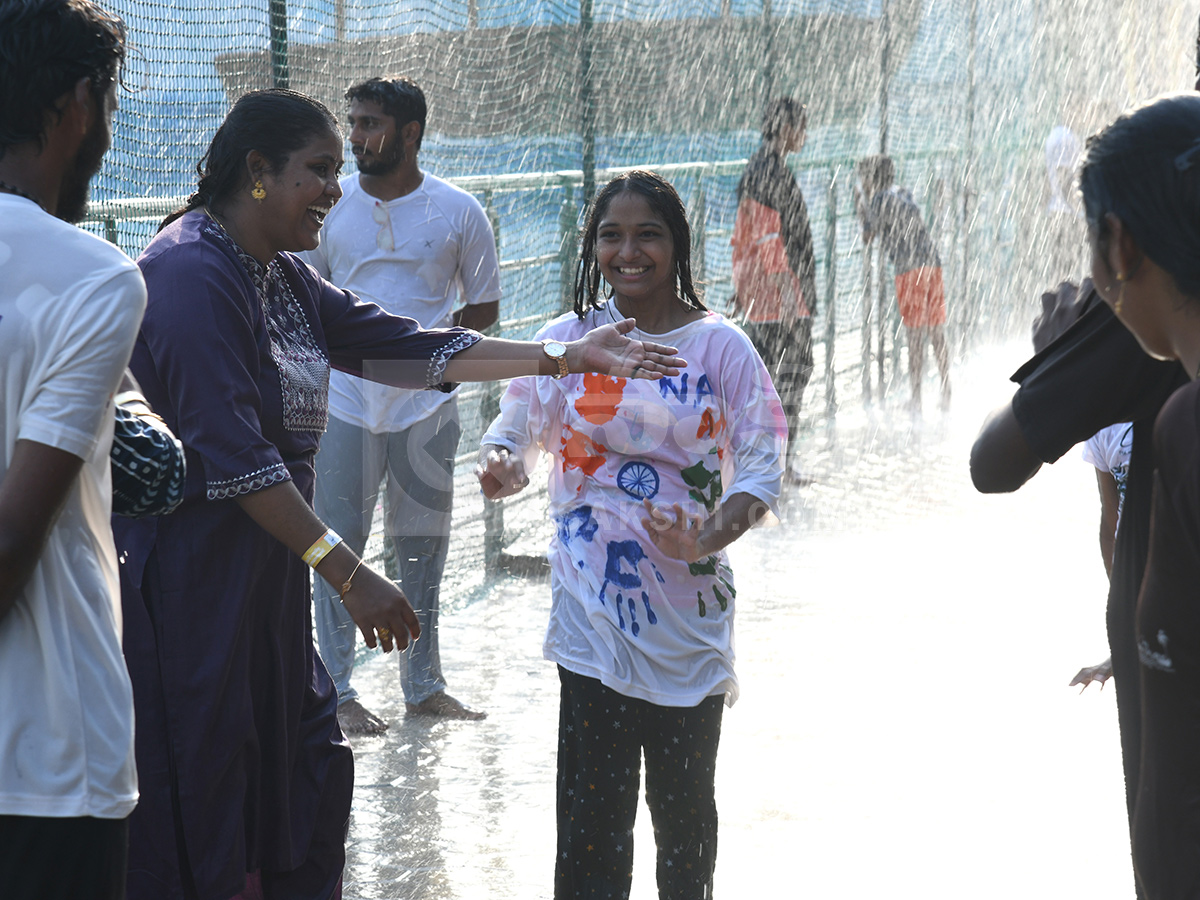 Summer Effect Huge Crowd in Jalavihar is Waterpark Hyderabad6