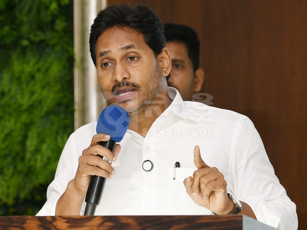 YS jagan Launched Chandrababu Vennupotuku Rendellu Book Photos15