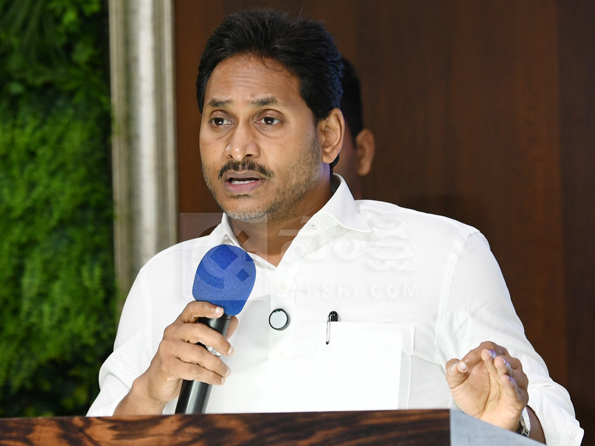 YS jagan Launched Chandrababu Vennupotuku Rendellu Book Photos17