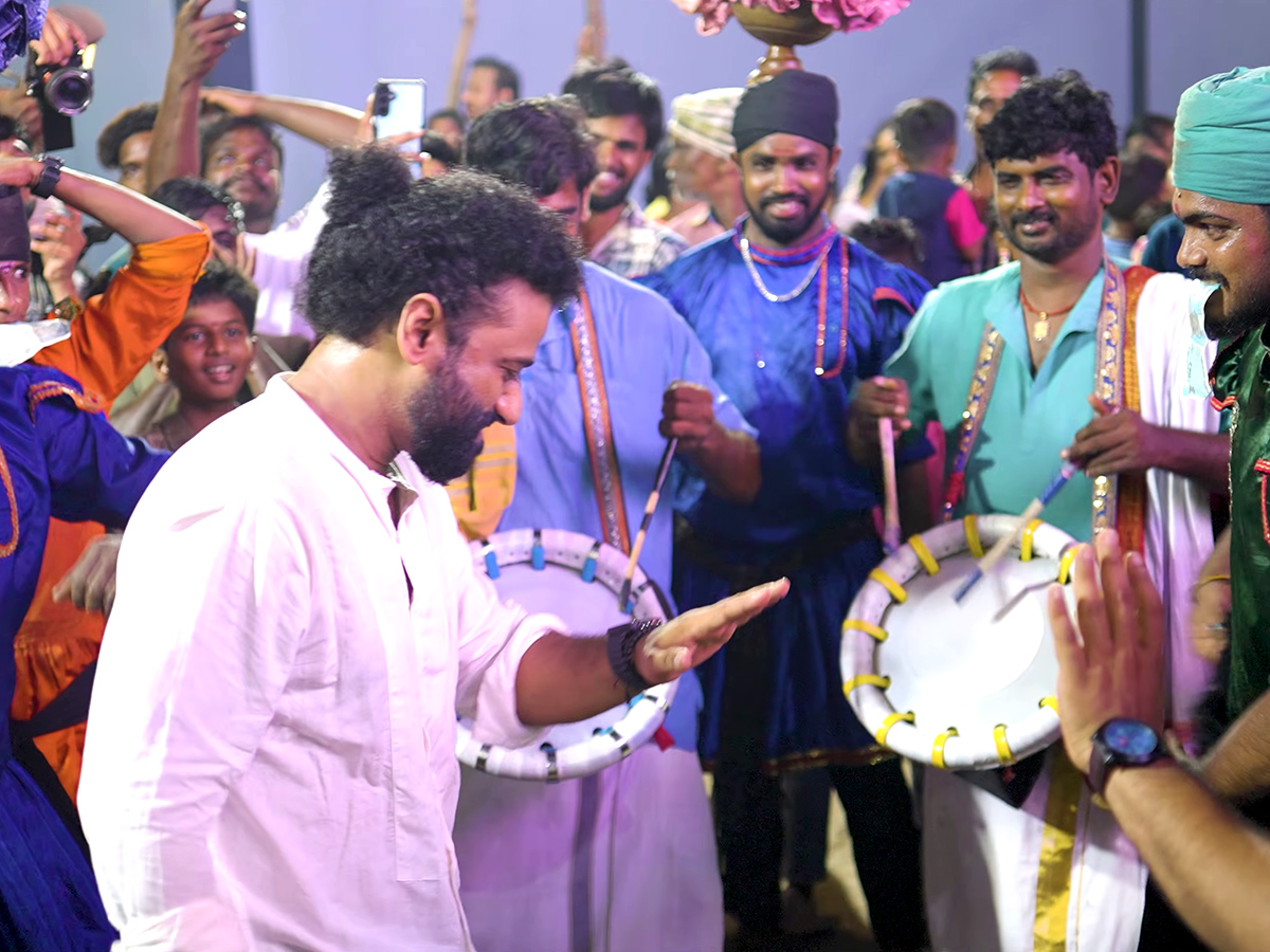 Yellamma Devi Sri Prasad Shows The Spirit Of His Village Jathara28