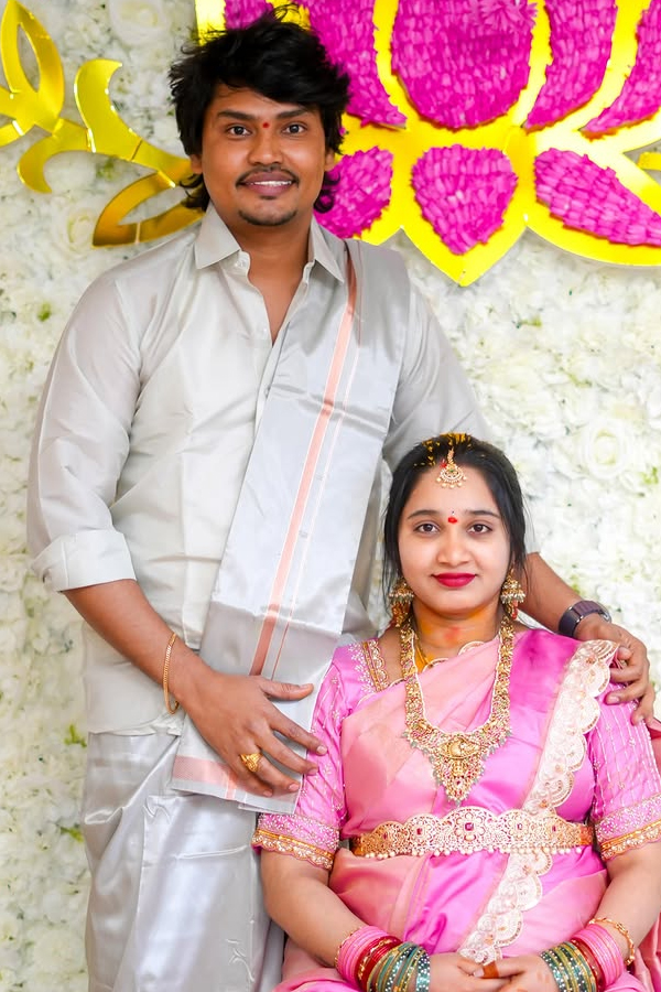 Jabardasth Kevvu kartheek Shares Wife Baby Shower Function Photos4