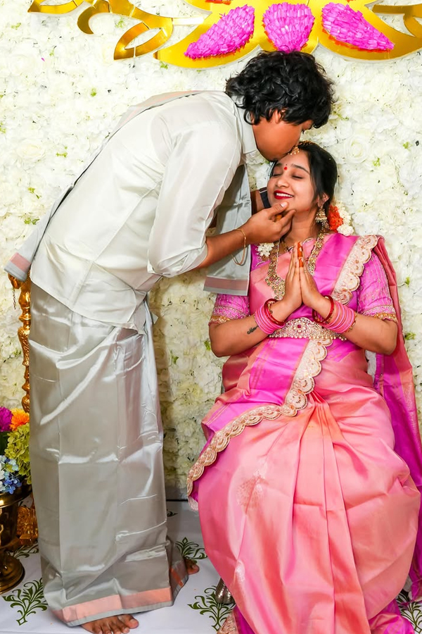 Jabardasth Kevvu kartheek Shares Wife Baby Shower Function Photos5
