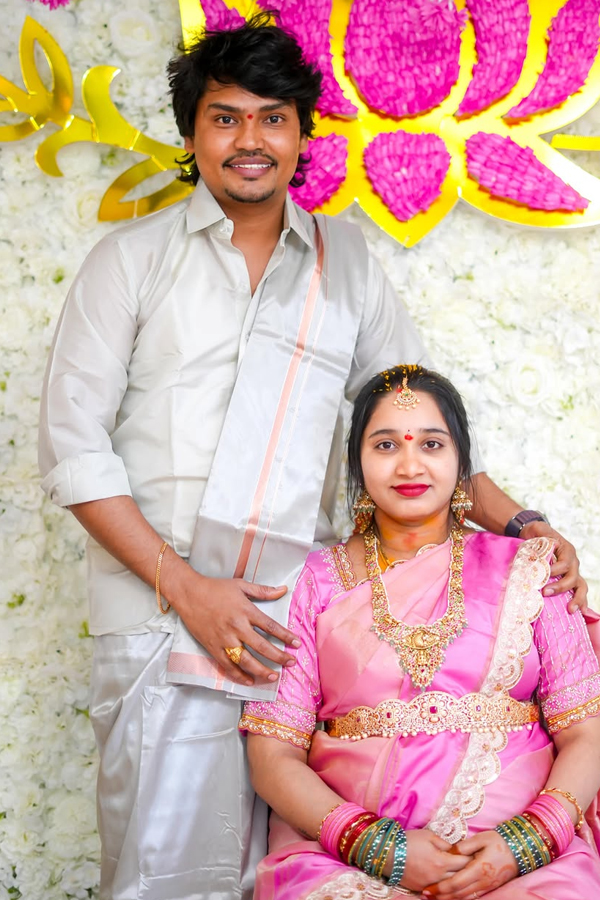 Jabardasth Kevvu kartheek Shares Wife Baby Shower Function Photos10