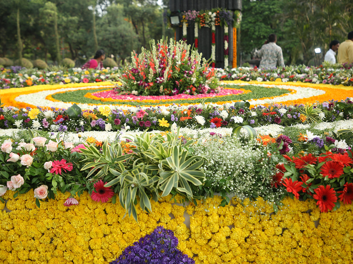 Junior NTR Paid Tribute to Rama Rao NTR Ghat in Hyderabad13