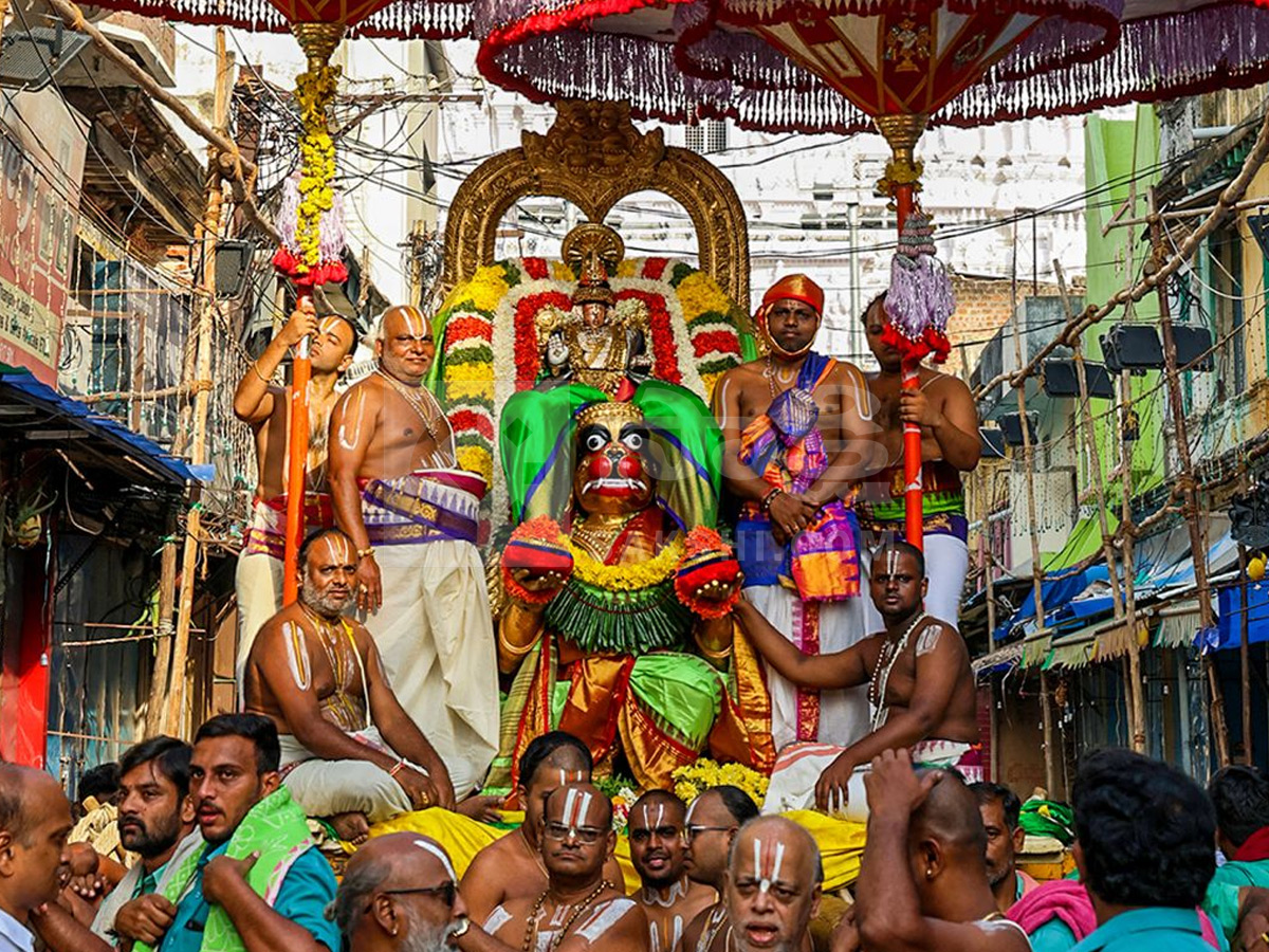 NARAYANAVANAM BRAHMOTSAVAMS BEGIN WITH DHWAJAROHANAM Photos7