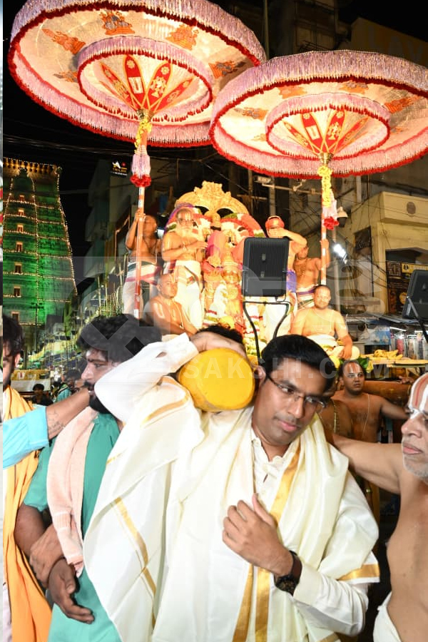 The Collector couple visited the Tirumala Photos4
