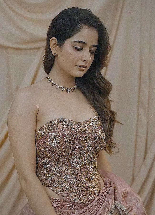 Ashika Ranganath looks like a true beauty Photos10