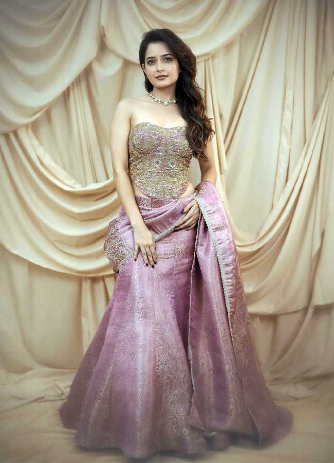 Ashika Ranganath looks like a true beauty Photos11