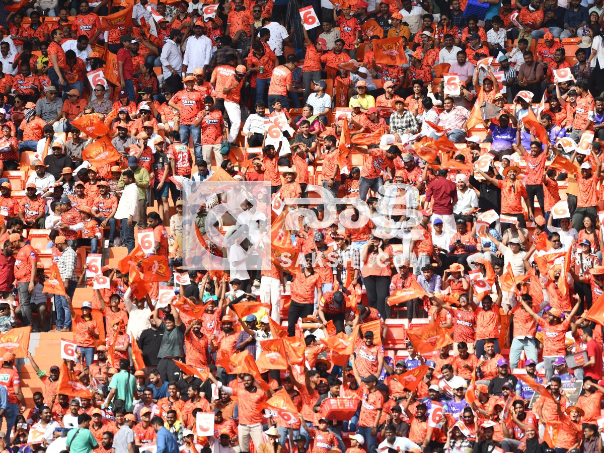 IPL Fans Josh At SRH Vs KKR Match Photos34