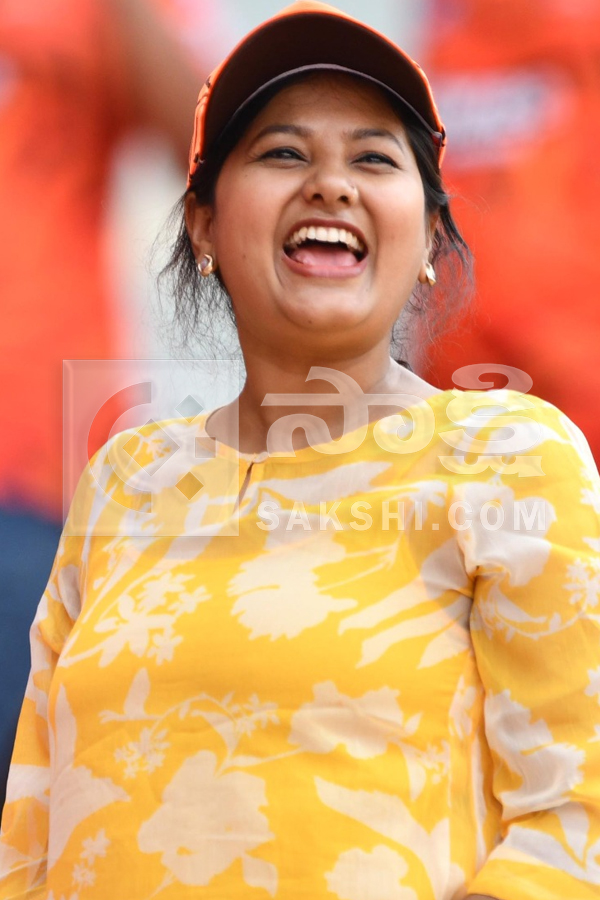 IPL Fans Josh At SRH Vs KKR Match Photos8