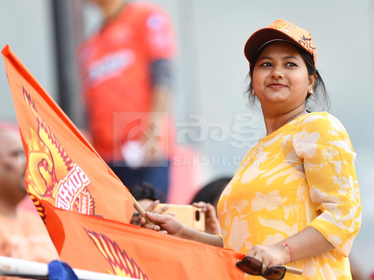 IPL Fans Josh At SRH Vs KKR Match Photos22