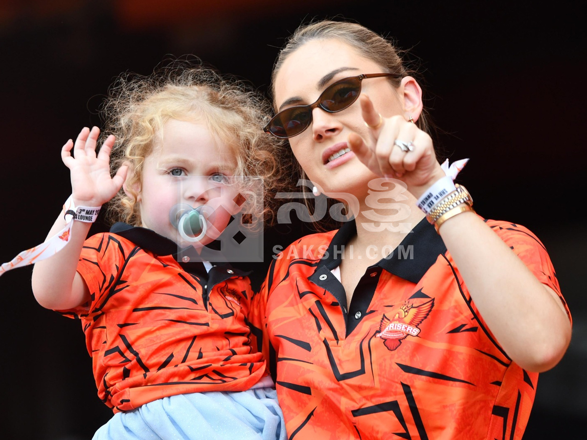 IPL Fans Josh At SRH Vs KKR Match Photos23