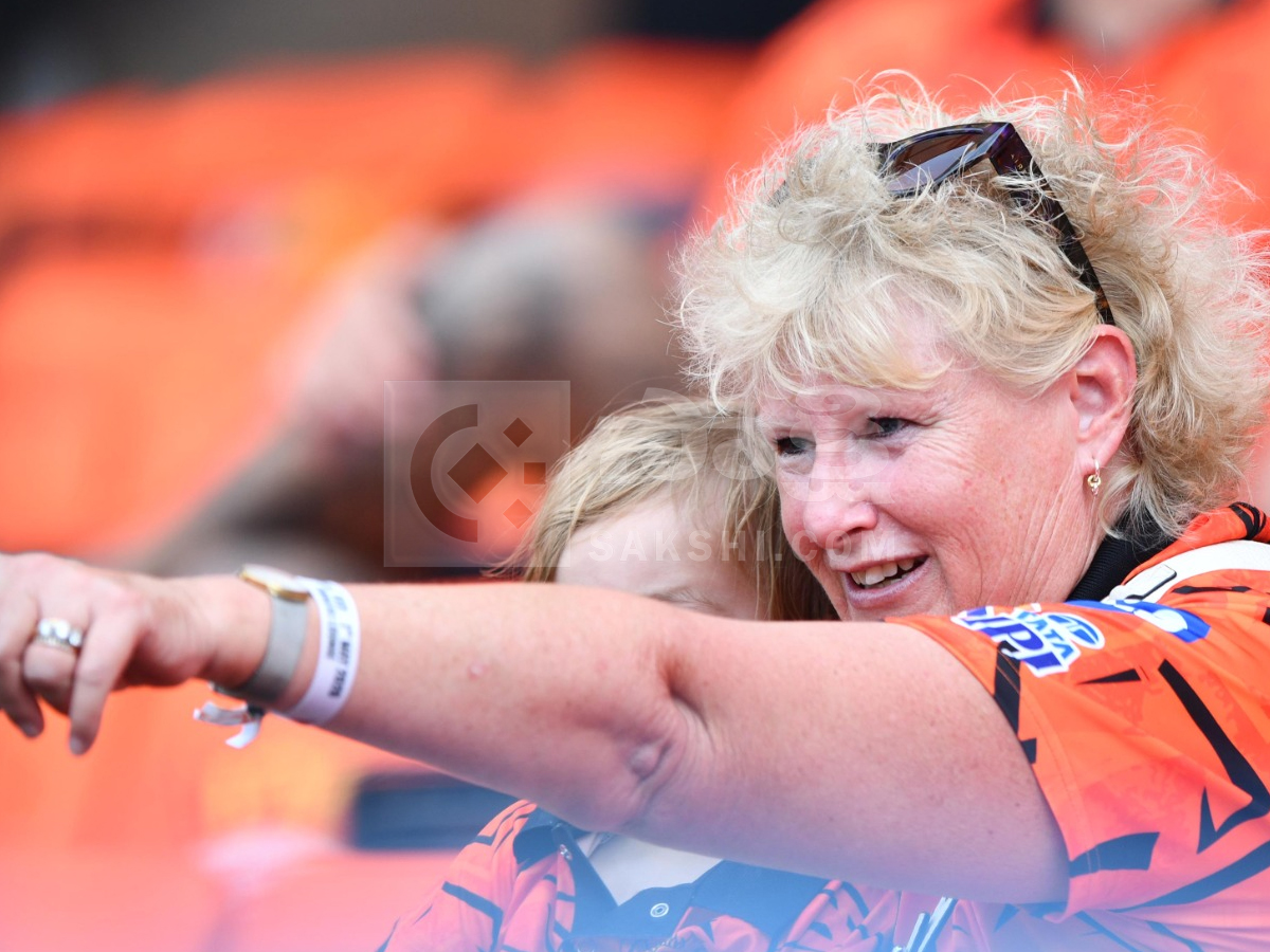 IPL Fans Josh At SRH Vs KKR Match Photos24