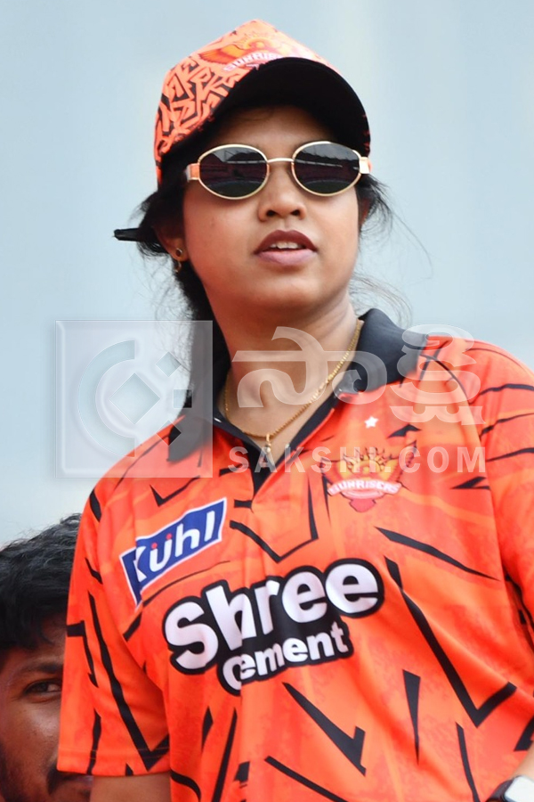 IPL Fans Josh At SRH Vs KKR Match Photos12