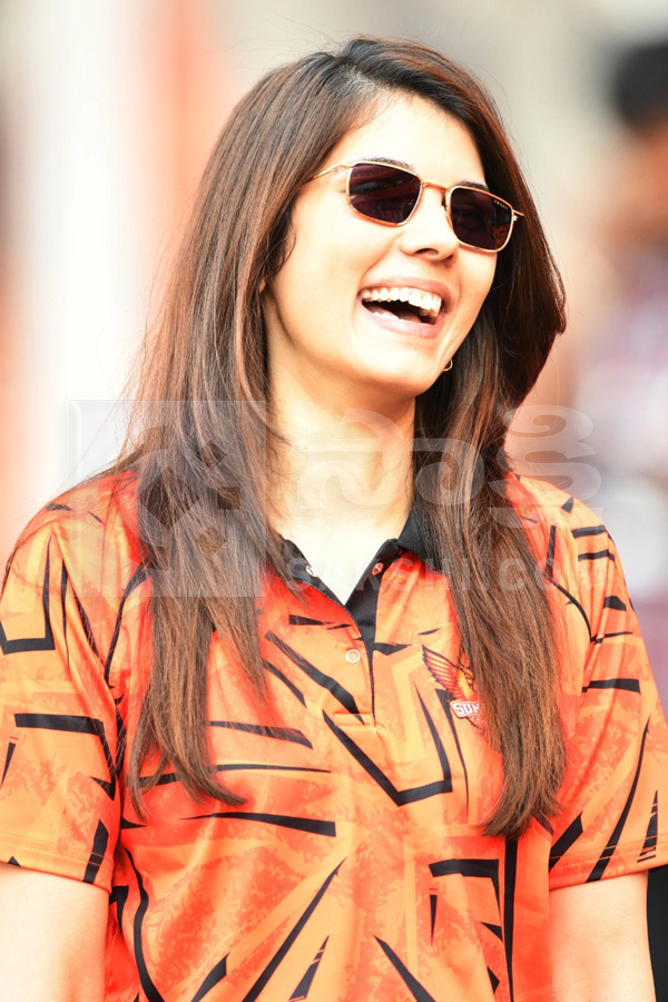 IPL Fans Josh At SRH Vs KKR Match Photos37