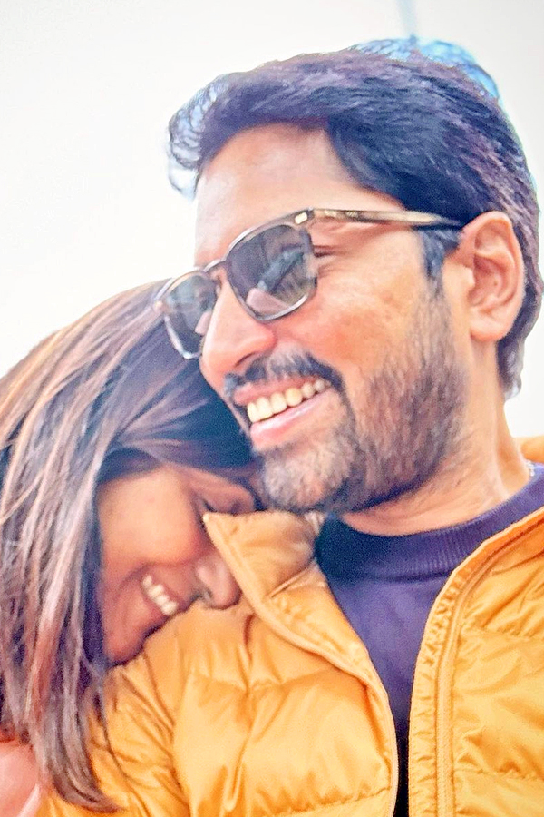 Allari Naresh And Virupa Celebrates 11th Year Wedding Anniversary Photos12