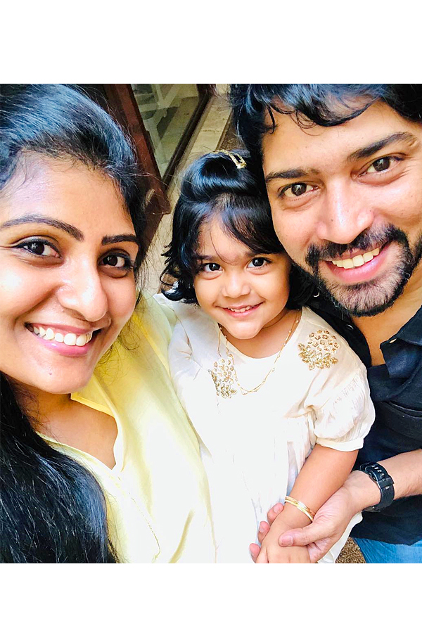 Allari Naresh And Virupa Celebrates 11th Year Wedding Anniversary Photos18