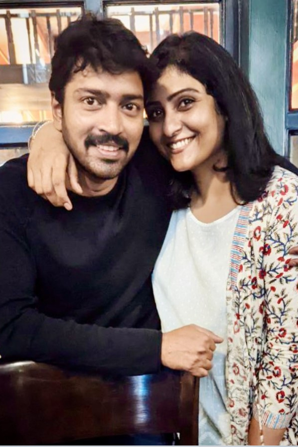 Allari Naresh And Virupa Celebrates 11th Year Wedding Anniversary Photos25