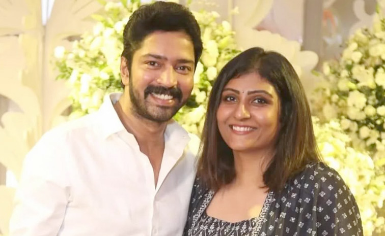 Allari Naresh And Virupa Celebrates 11th Year Wedding Anniversary Photos6