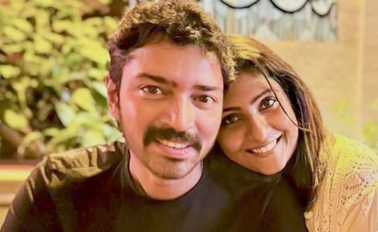 Allari Naresh And Virupa Celebrates 11th Year Wedding Anniversary Photos7