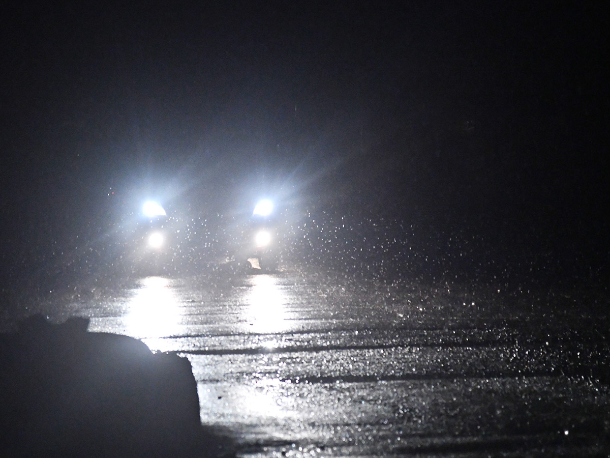 Thunderstorms wreak havoc in several districts of AP27